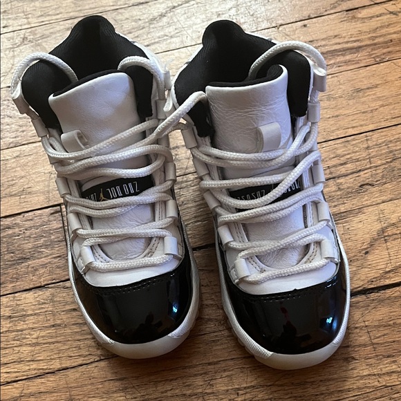 Jordan 11s
